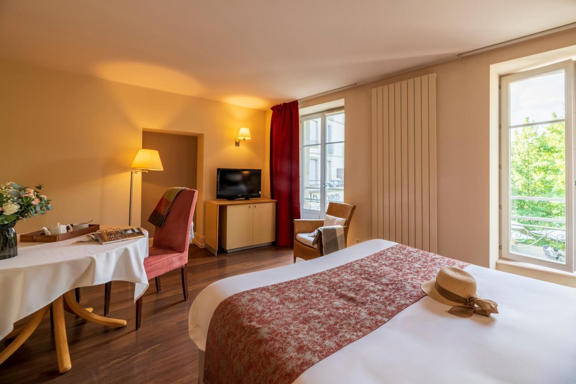 Hotel Cerise - Les Sources 룩세일레벵즈 외부 사진
